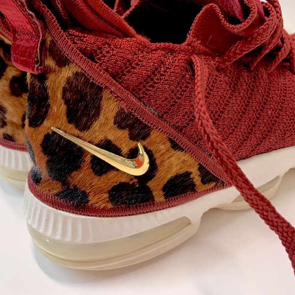 Rare 🔥 Nike LeBron 16 “King” Shoes - Picture 3 of 16